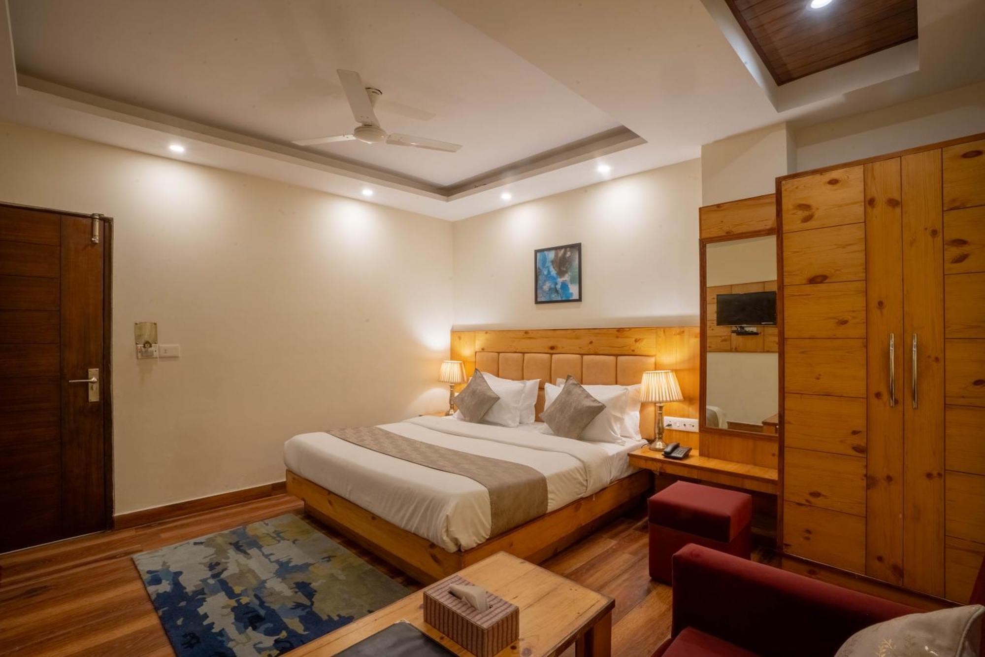 Perfectstayz Vista 5 Min Walk To Mall Road Мусори Екстериор снимка