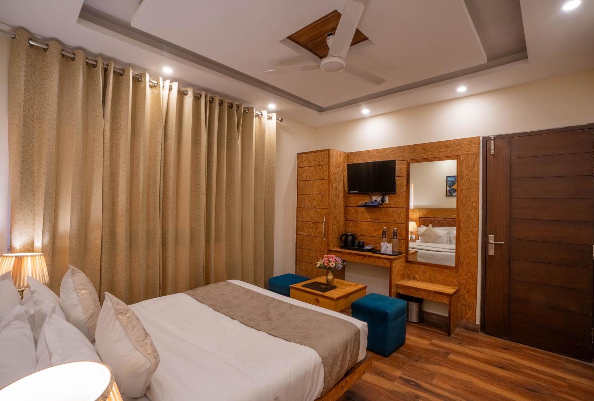 Perfectstayz Vista 5 Min Walk To Mall Road Мусори Екстериор снимка